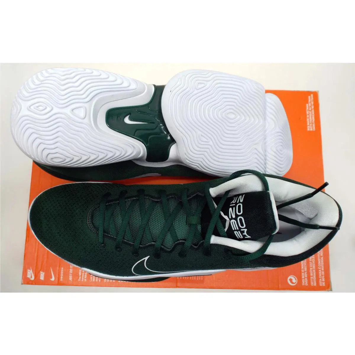 Nike shoes  - Fir Green & White 3