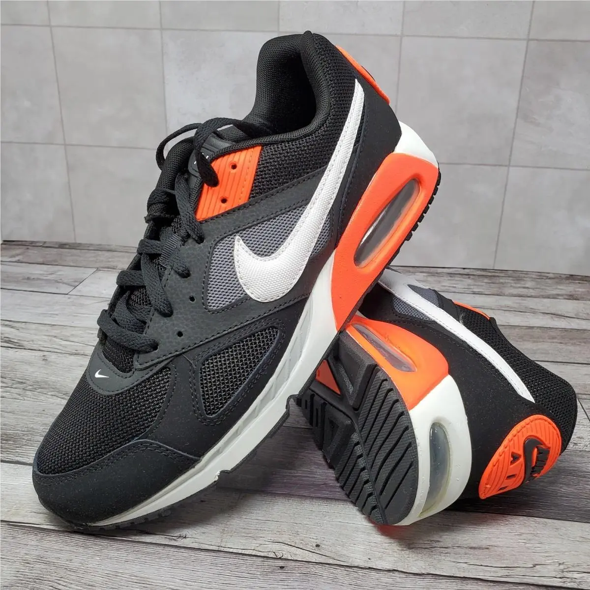 Nike Air Max Ivo Athletic Shoes Black White Orange Men`s Size 9.5 580518-016