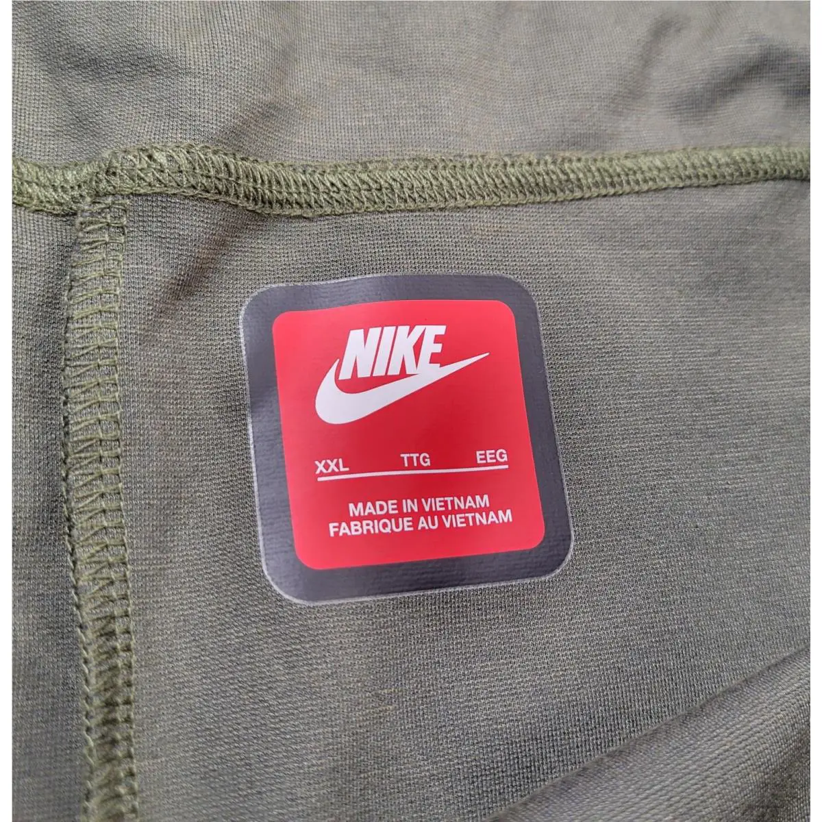 Nike clothing - Nike Lightweight Tech Pants - Lightweight Tech Pants - FD4503-325 - Green Black 11