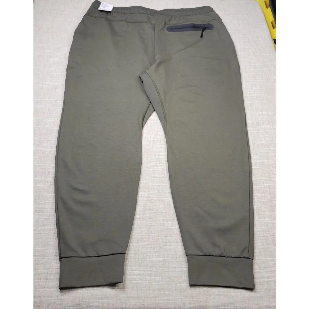 Nike clothing - Nike Lightweight Tech Pants - Lightweight Tech Pants - FD4503-325 - Green Black 1