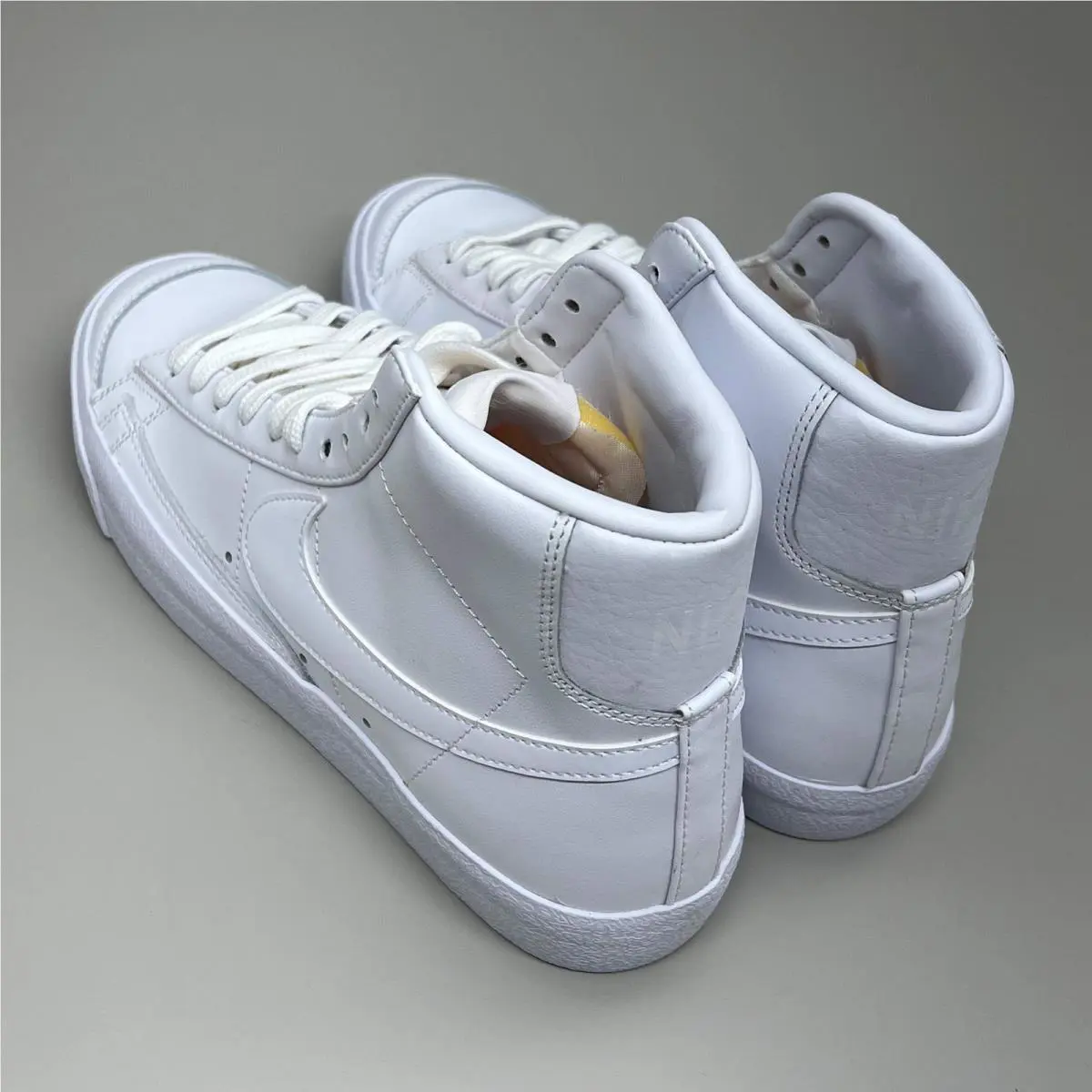 Nike shoes - CZ1055117 - CZ1055-117 - White and Peach (UPC: 195238086305) 2