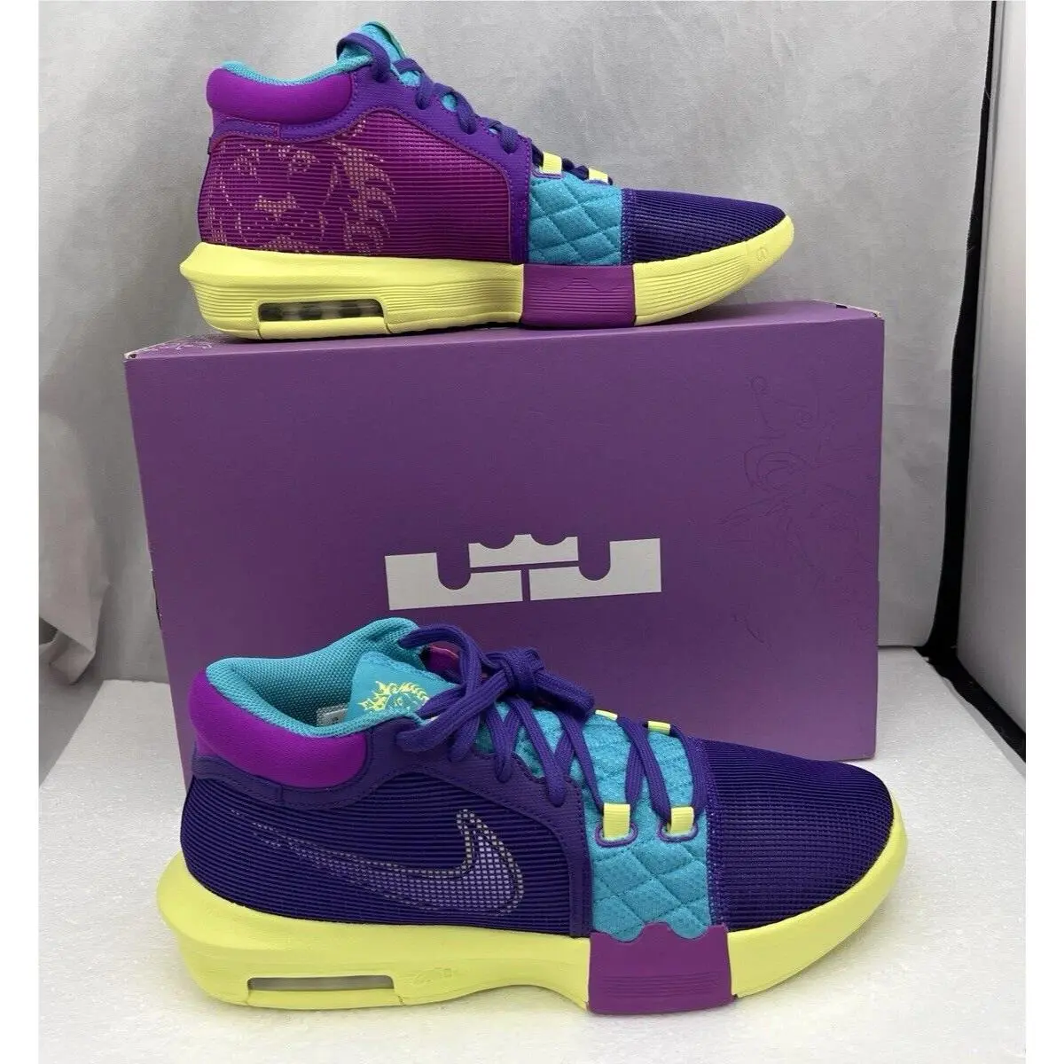 Nike Lebron Witness Viii Field Purple/white Basketball Shoes Men 11 / Women 12.5 - Purple