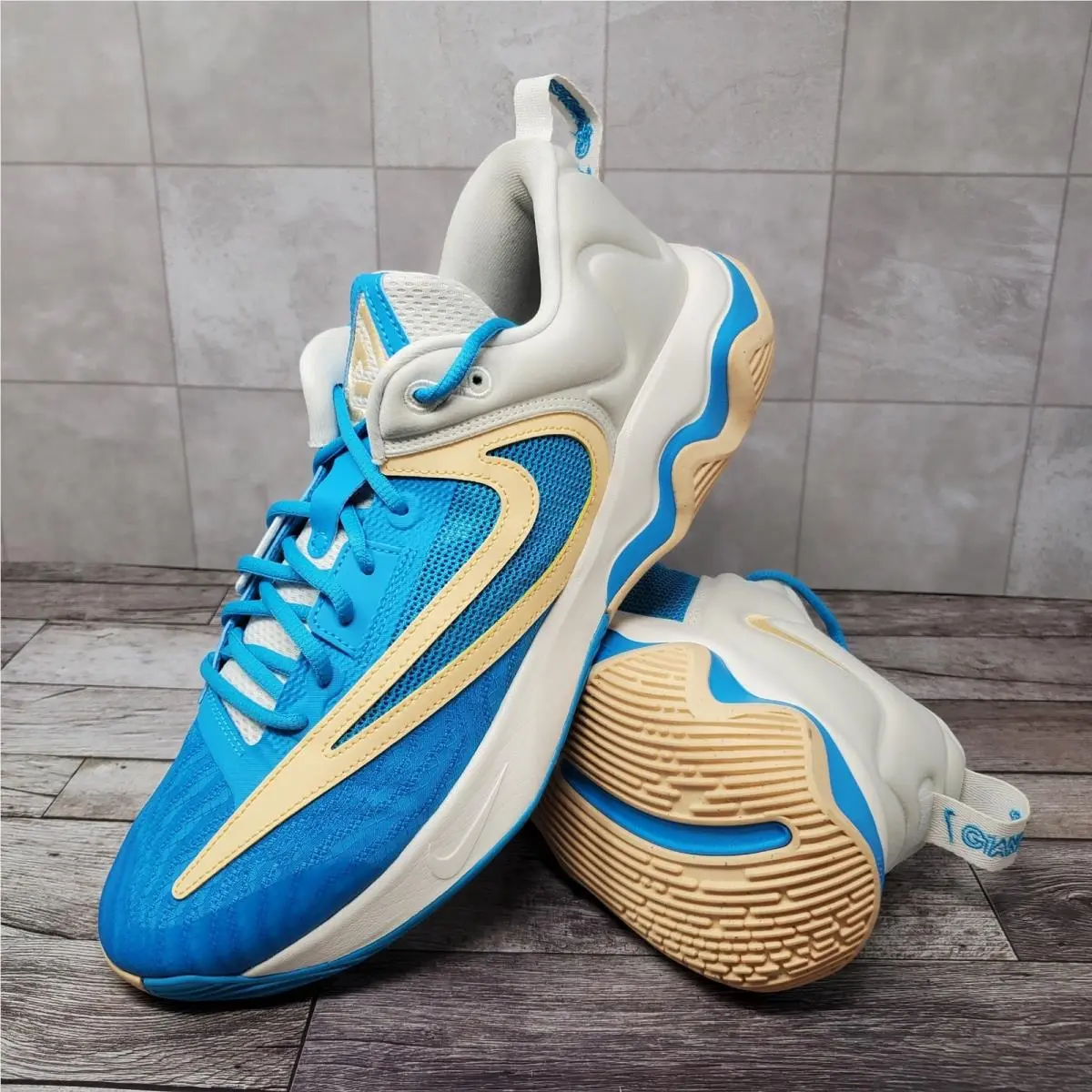 Giannis Immortality 3 Blue Lightning Ice Peach DZ7533-002 Men`s Size 12 by Nike
