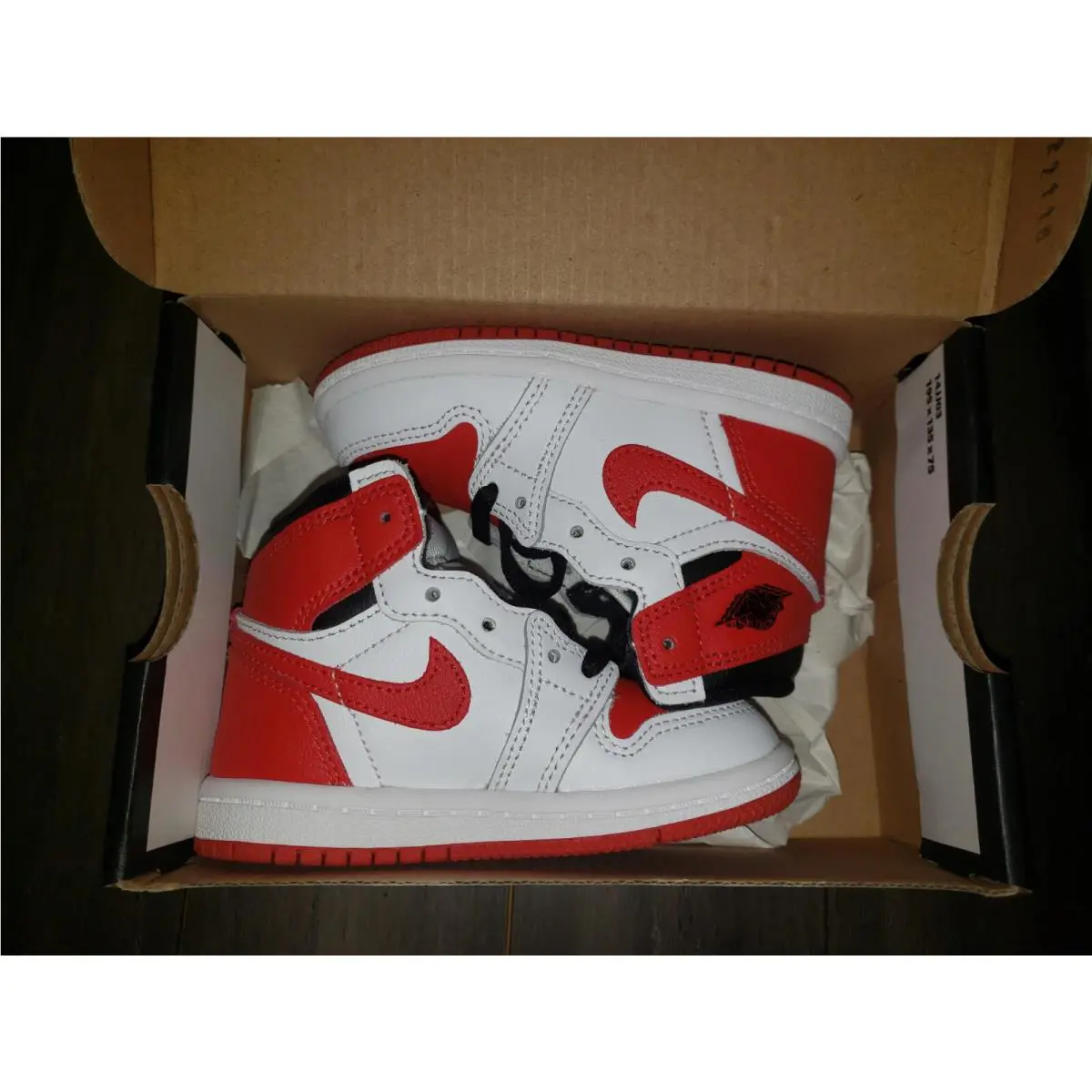 Nike shoes - Air Jordan 1 Retro High - AQ2665 161 - Red 2