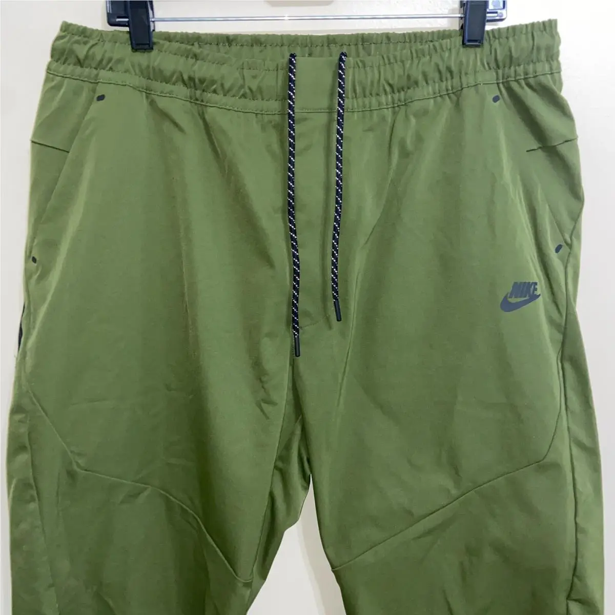 Nike clothing - DR9101-326 - DR9101326 - Green (UPC: 0195870201241) 0