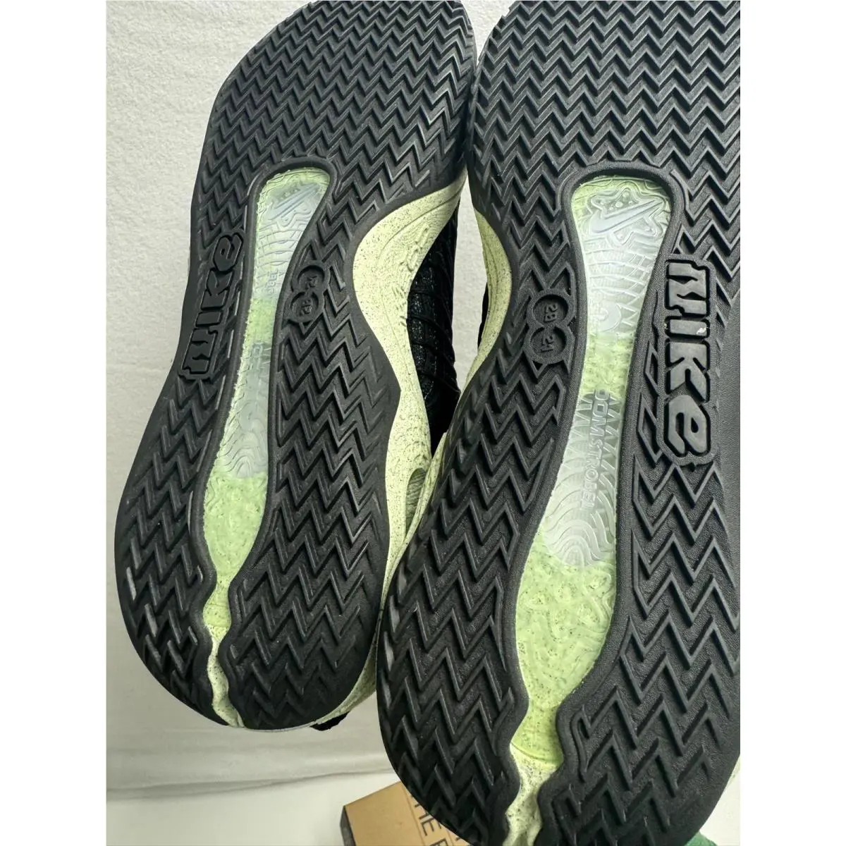Nike shoes - Nike Cosmic Unity - Cosmic Unity - DA6725-001 - Black, Manufacturer: Natural/Natural/Total Orange/Green Glow 17