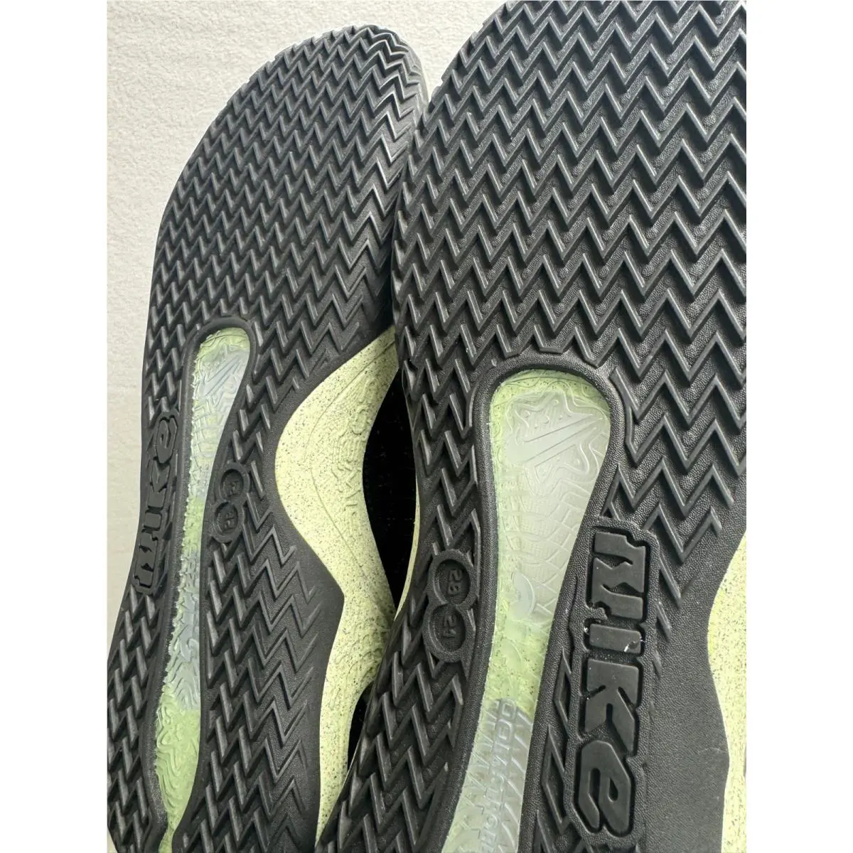 Nike shoes - Nike Cosmic Unity - Cosmic Unity - DA6725-001 - Black, Manufacturer: Natural/Natural/Total Orange/Green Glow 18