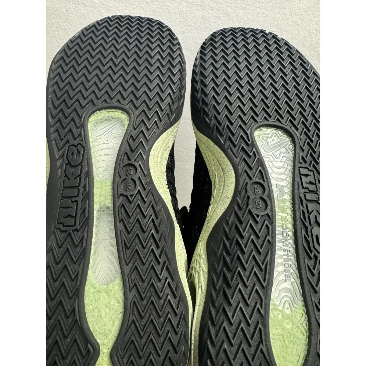 Nike shoes - Nike Cosmic Unity - Cosmic Unity - DA6725-001 - Black, Manufacturer: Natural/Natural/Total Orange/Green Glow 19