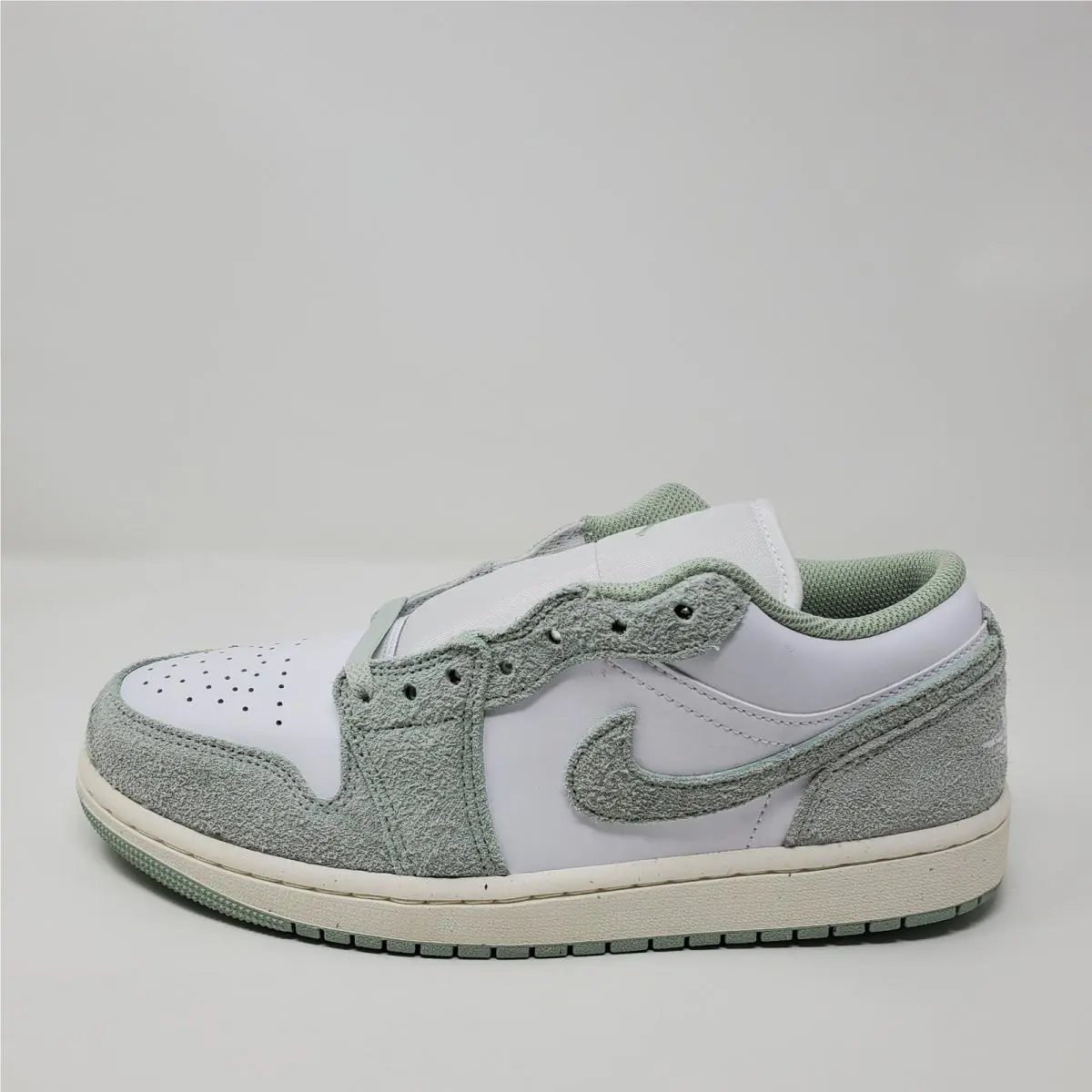 Nike shoes - Air Jordan 1 Low SE - FN5214-131 - Green 3