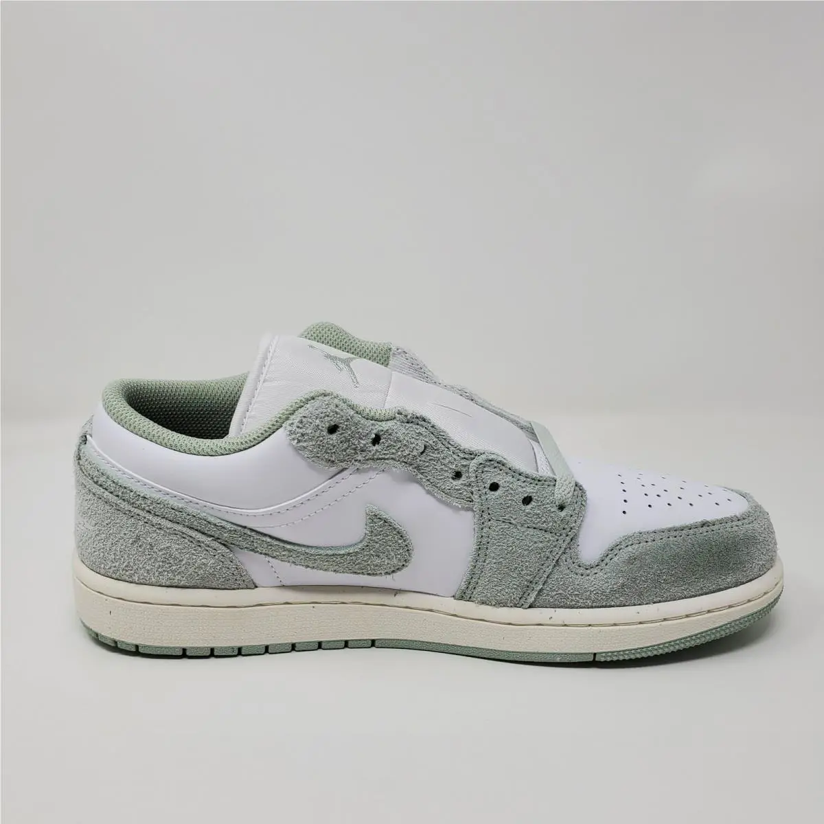 Nike shoes - Air Jordan 1 Low SE - FN5214-131 - Green 4