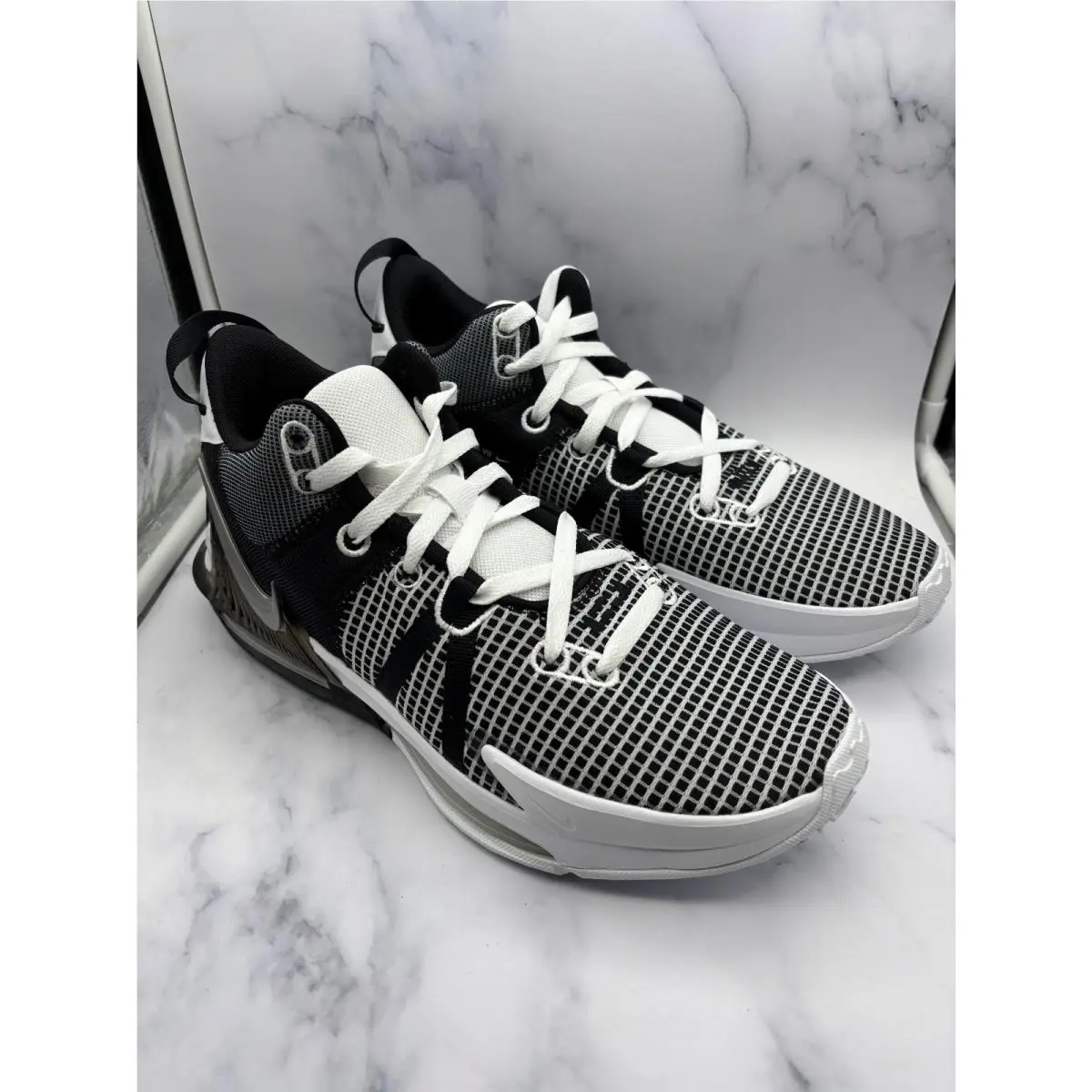 Nike shoes - Nike LeBron Witness - LeBron Witness - DM1123 100 - Multicolor, Manufacturer: White/Metallic Silver/Black (UPC: 196152175908) 0
