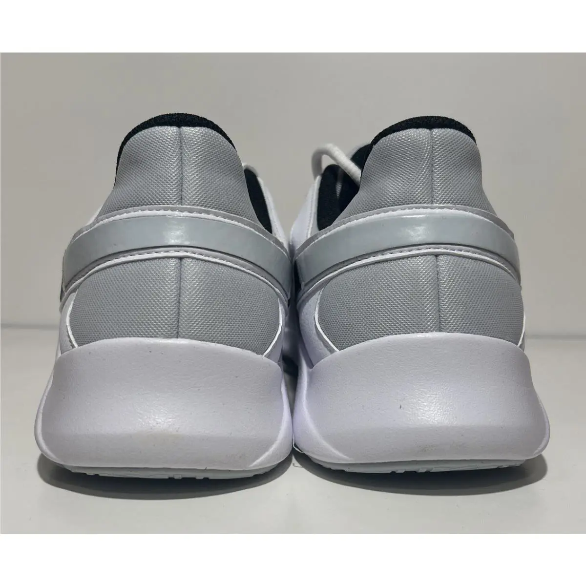 Nike shoes - Nike Legend - Legend - CQ9356-002 - White 3