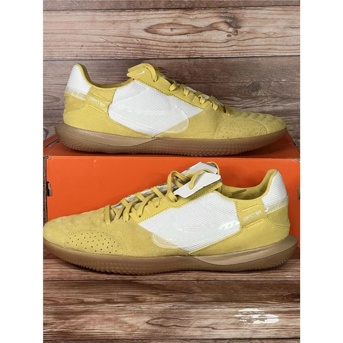 Nike Streetgato Men`s Size 12 Sneakers Indoor Soccer Shoes Gold Gum DC8466-700