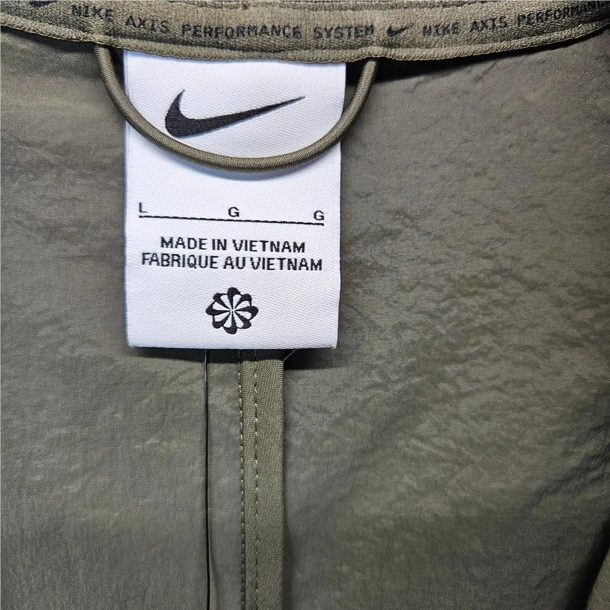 Nike clothing - Nike Storm-FIT ADV A.P.S. Men`s Versatile Jacket - FN3006010 - Green 5