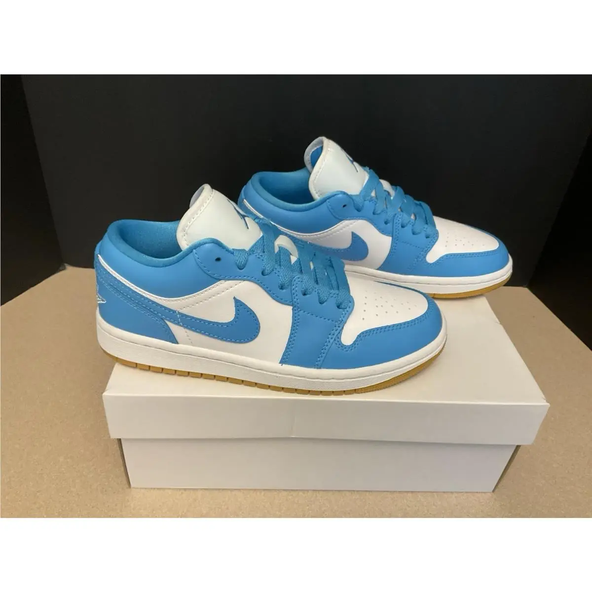 Womens Nike Air Jordan 1 Low White/dark Powder Blue Shoes. Size 6.5. Nice
