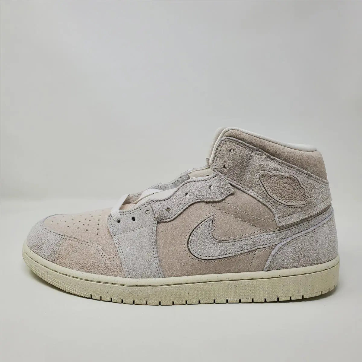 Nike shoes - Air Jordan 1 Mid SE - FQ3224-100 - White 3