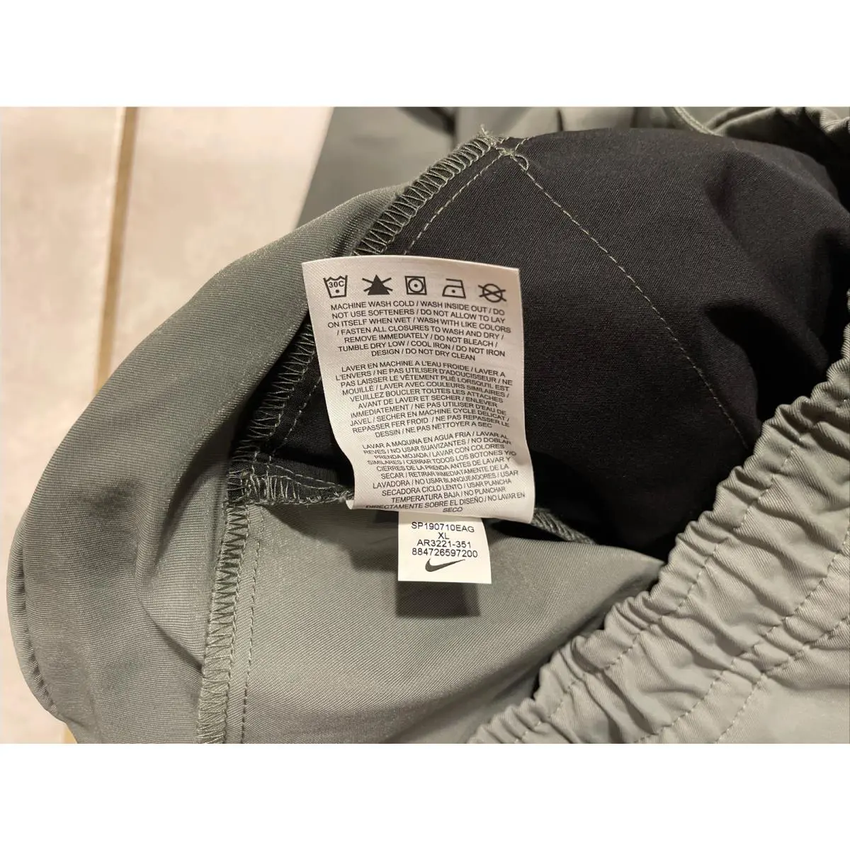 Nike clothing - Nike AR3221-351 - AR3221 351 - Olive Green, Vintage Lichen (UPC: 884726597217) 6