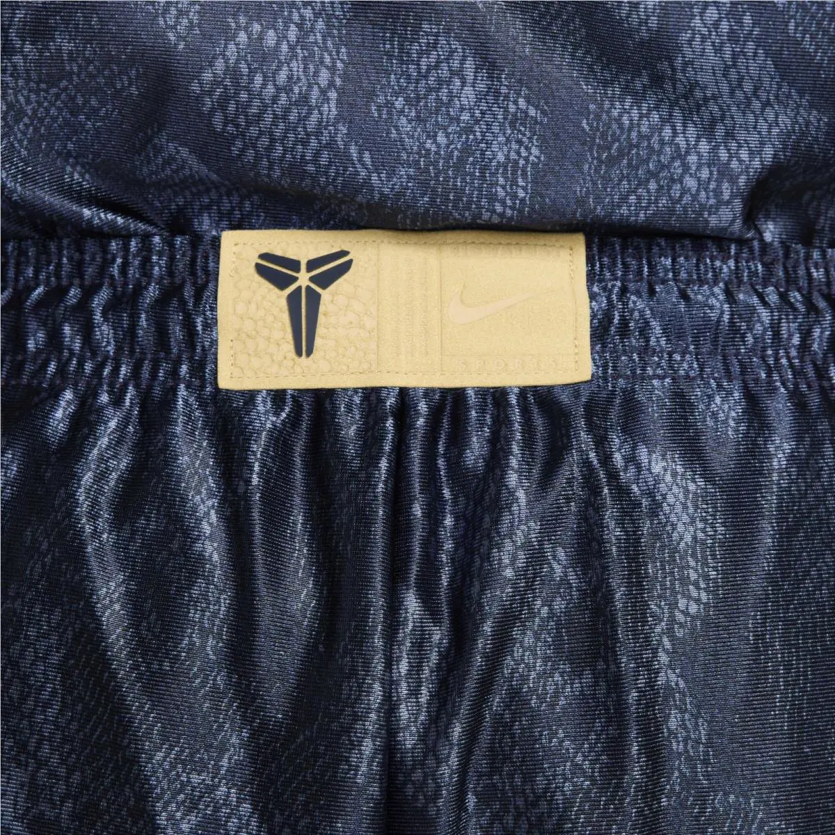 Nike clothing - Kobe Men`s 6