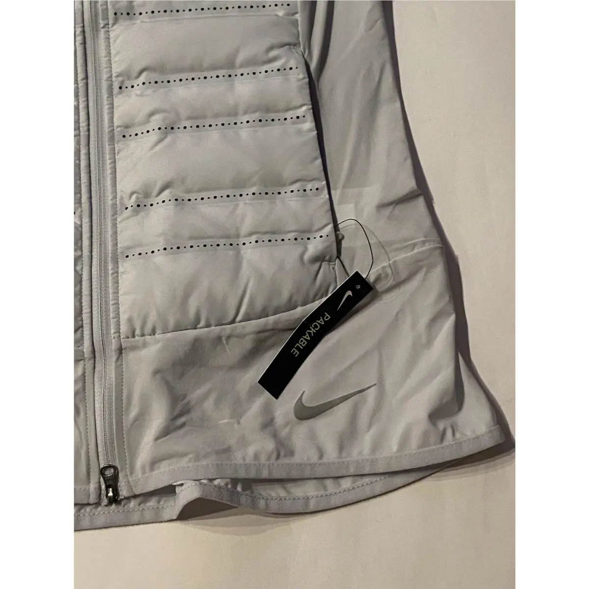 Nike clothing - Nike AeroLoft - AeroLoft - 856636043 - Light Gray (UPC: 0884802702290) 3