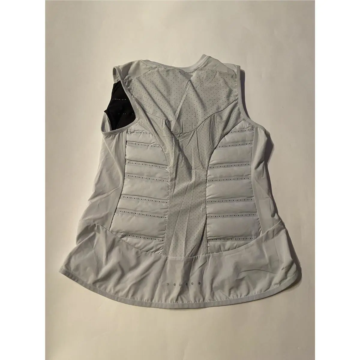 Nike clothing - Nike AeroLoft - AeroLoft - 856636043 - Light Gray (UPC: 0884802702290) 0