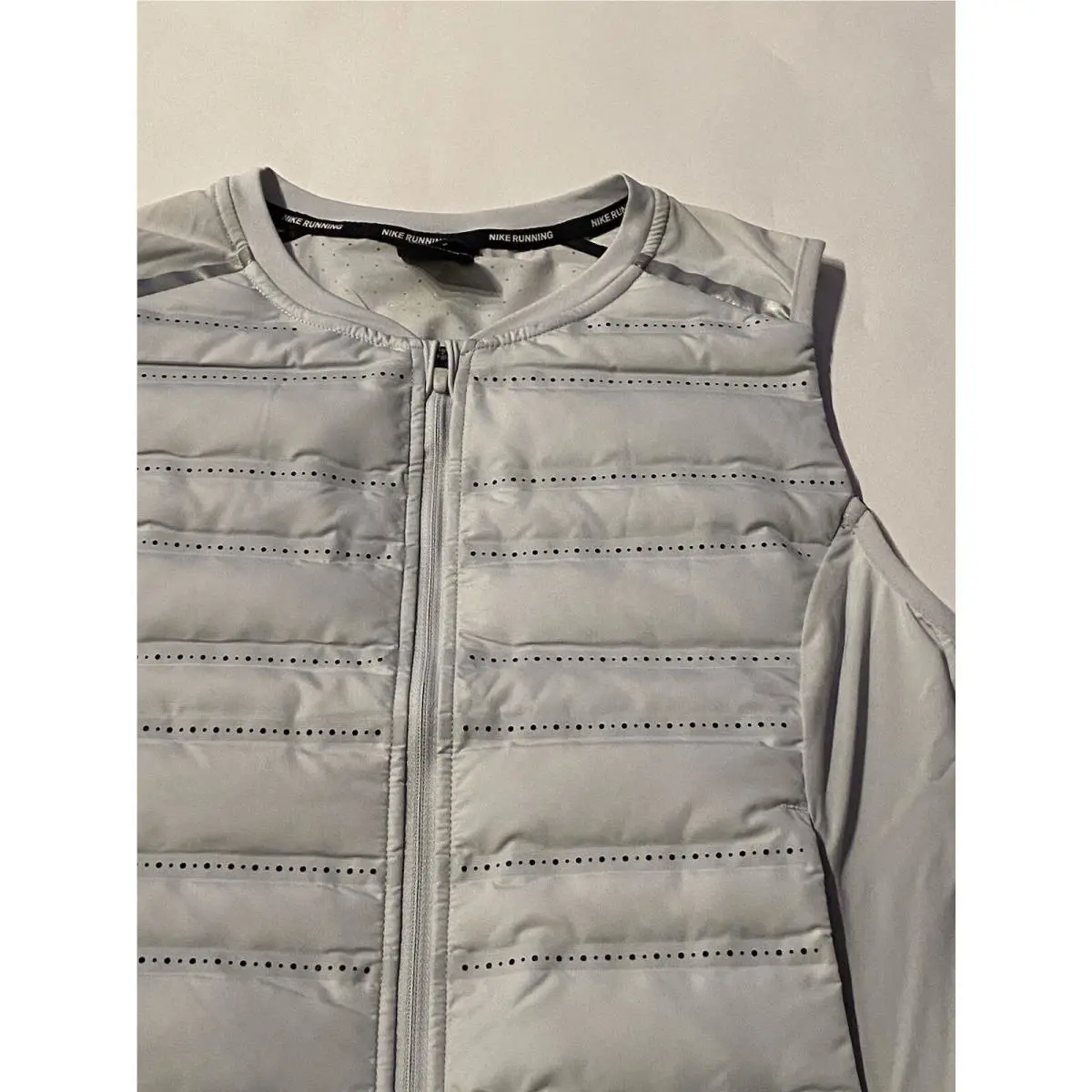 Nike clothing - Nike AeroLoft - AeroLoft - 856636043 - Light Gray (UPC: 0884802702290) 1