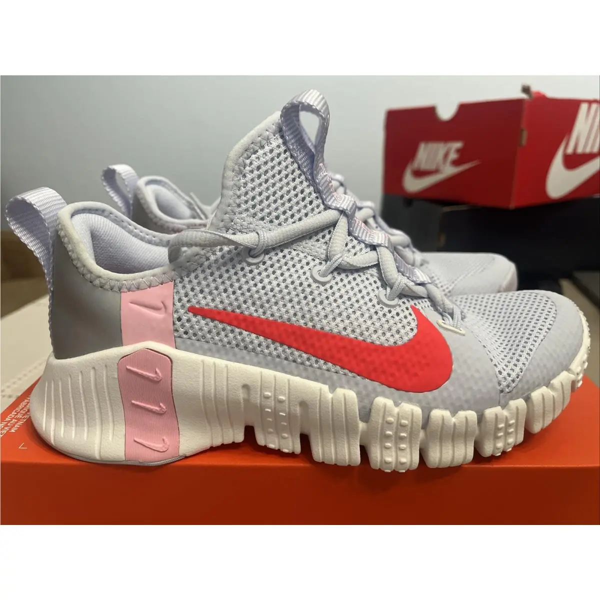Women`s  Free Metcon 3 Bright Crimson CJ6314 006 Size 5.5 Nolid by Nike
