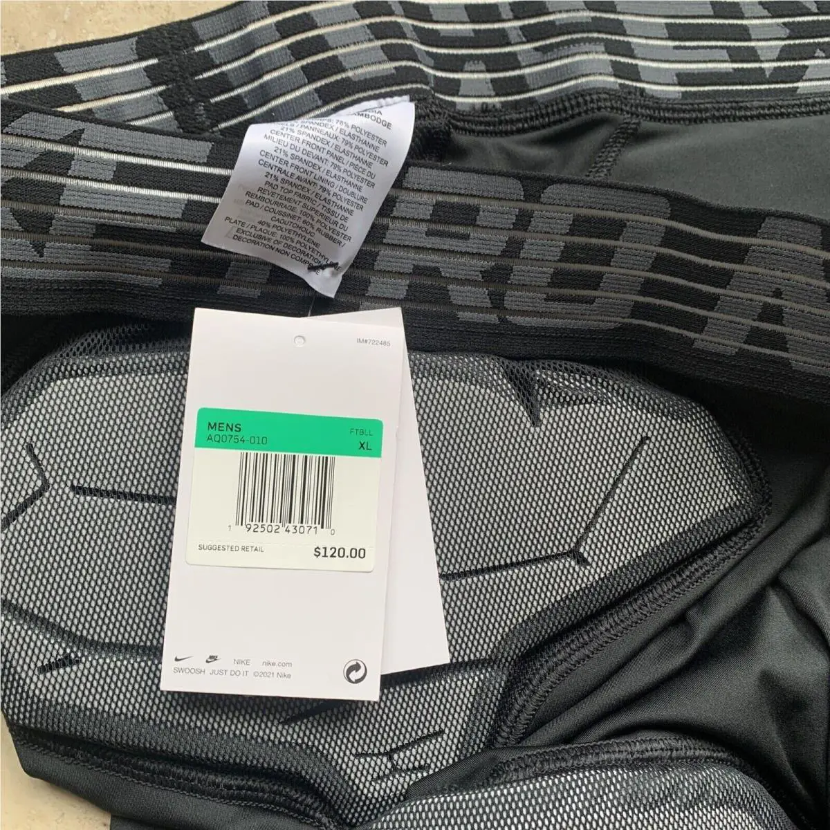 Nike clothing - Pro HyperStrong - Pro HyperStrong - AQ0754-010 - Black (UPC: 192502430710) 2