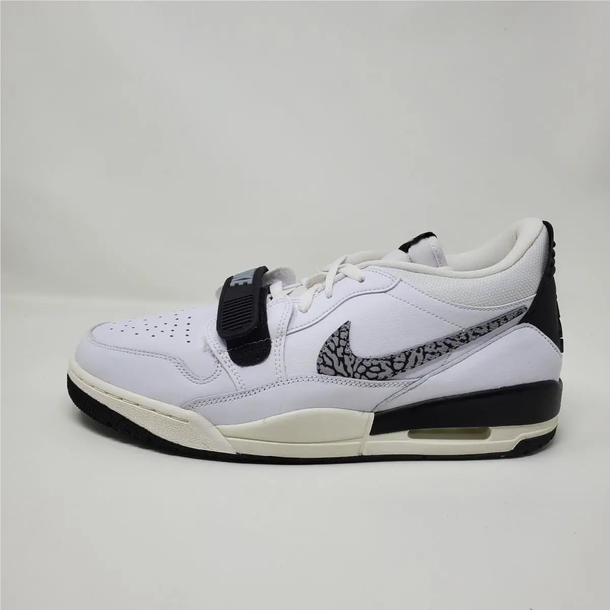 Nike shoes - Jordan Legacy 312 - Legacy - CD7069-110 - White 3
