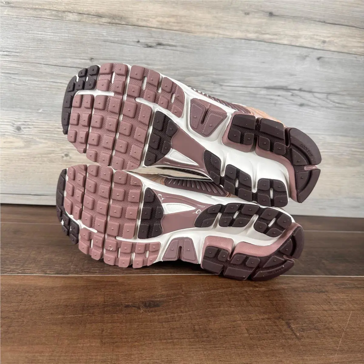 Nike shoes - Nike Zoom Vomero - Zoom Vomero - HF1553-200 - Brown 6