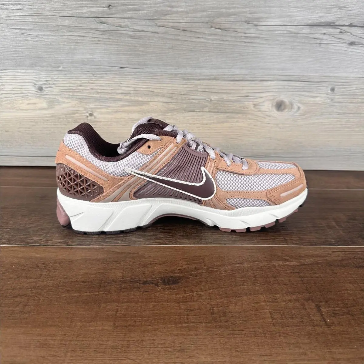 Nike shoes - Nike Zoom Vomero - Zoom Vomero - HF1553-200 - Brown 4