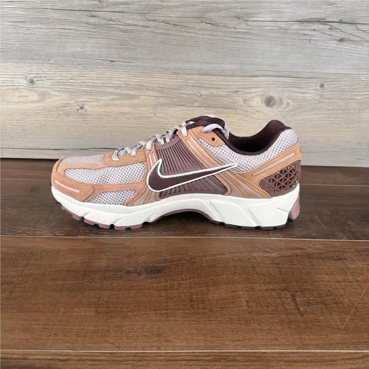 Nike shoes - Nike Zoom Vomero - Zoom Vomero - HF1553-200 - Brown 5