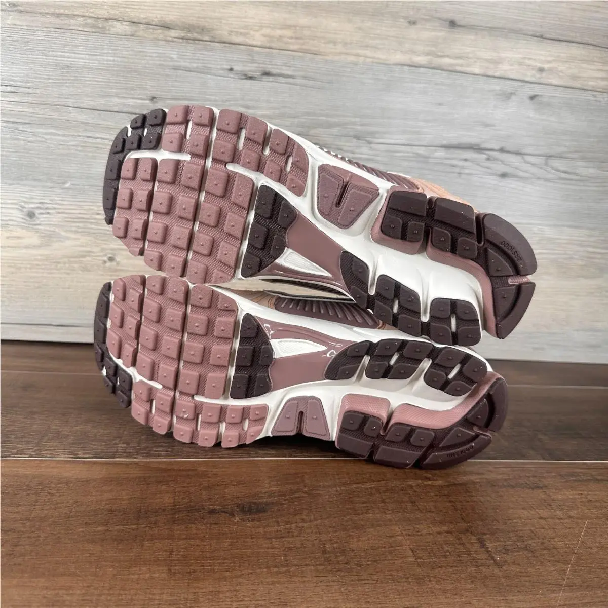 Nike shoes - Nike Zoom Vomero - Zoom Vomero - HF1553-200 - Brown 6
