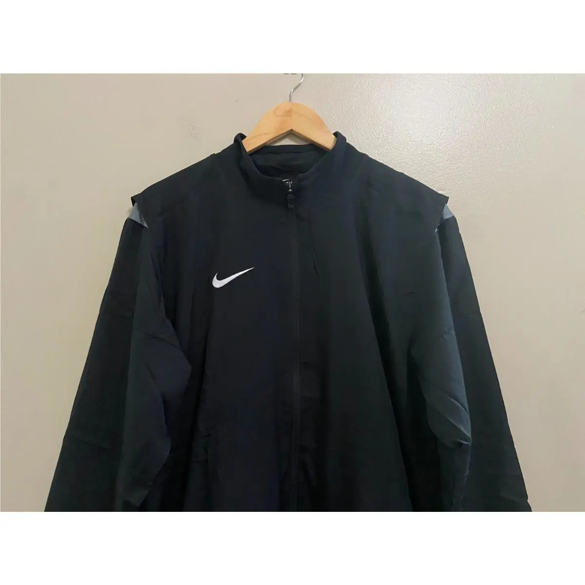 Nike clothing - 897025 657 - 897025010 - Black (UPC: 888411500186) 1