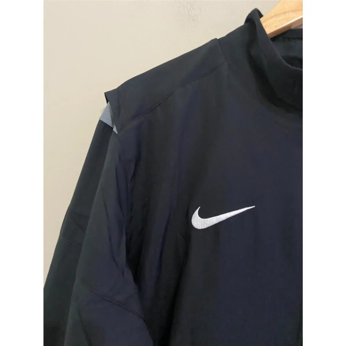 Nike clothing - 897025 657 - 897025010 - Black (UPC: 888411500186) 4