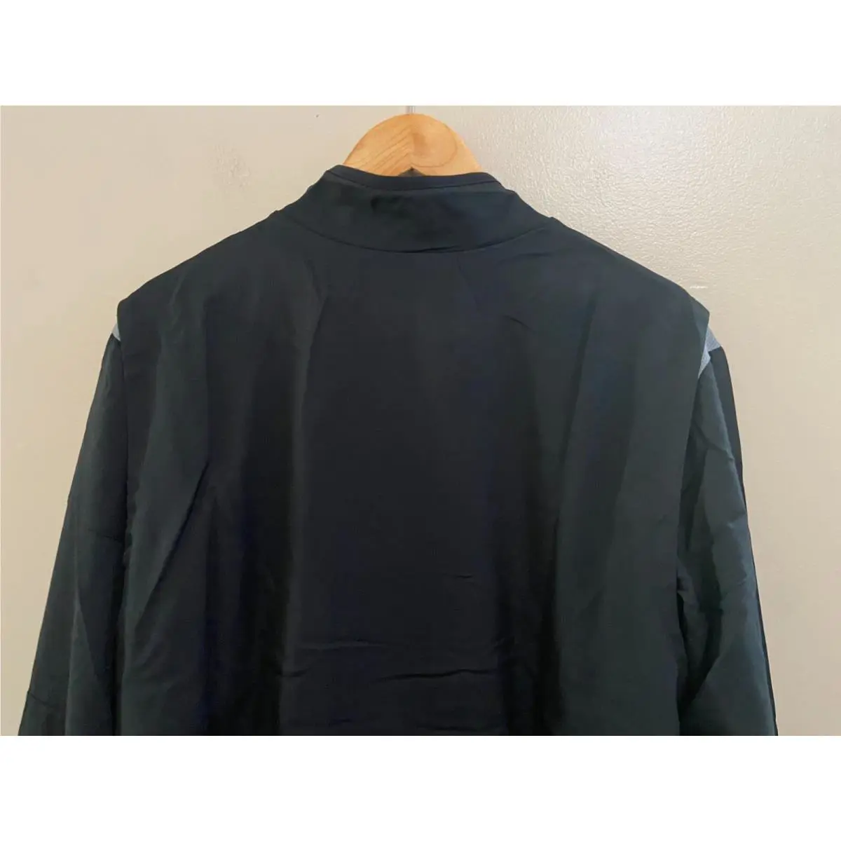 Nike clothing - 897025 657 - 897025010 - Black (UPC: 888411500186) 6