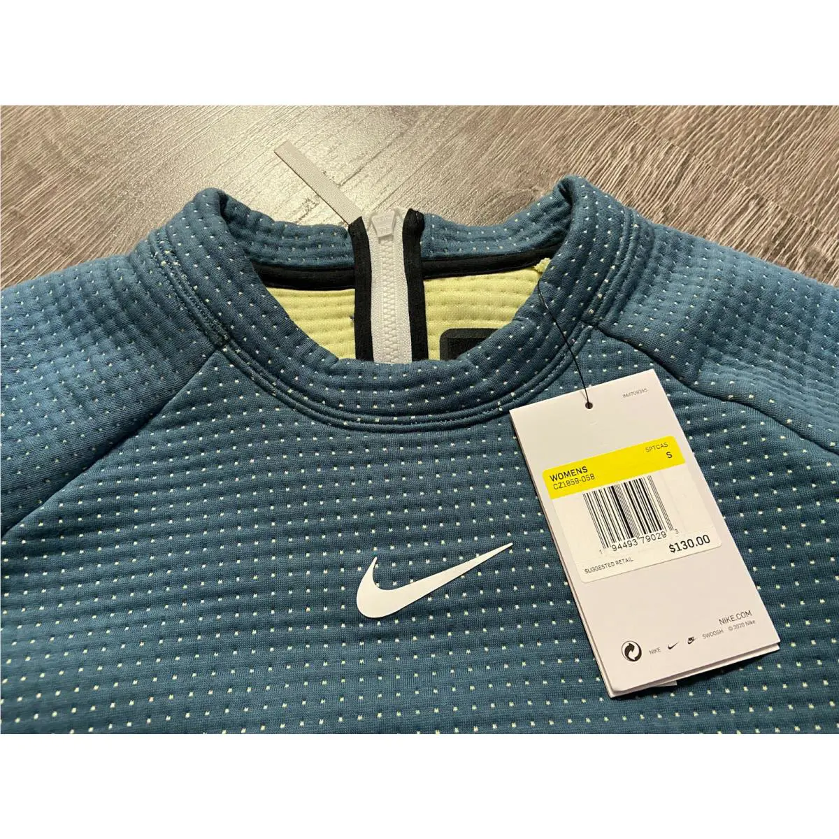 Nike clothing - Green (UPC: 194493790293) 3