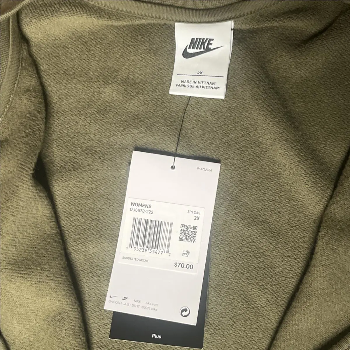 Nike clothing - DJ6678222 - DJ6678222 - Green (UPC: 0195239554773) 2