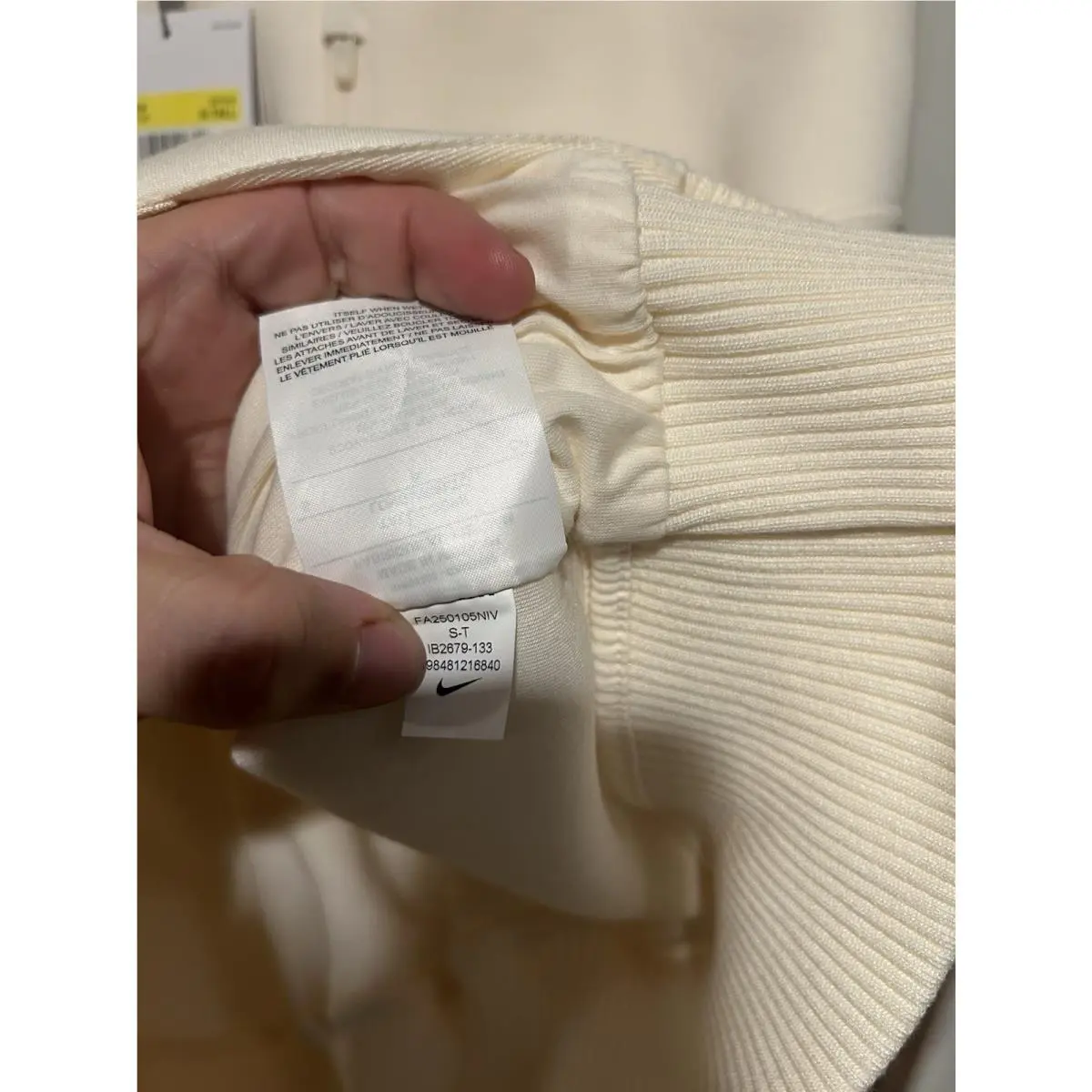 Nike clothing - FB8692-133 - FB8692-133 - Ivory 2