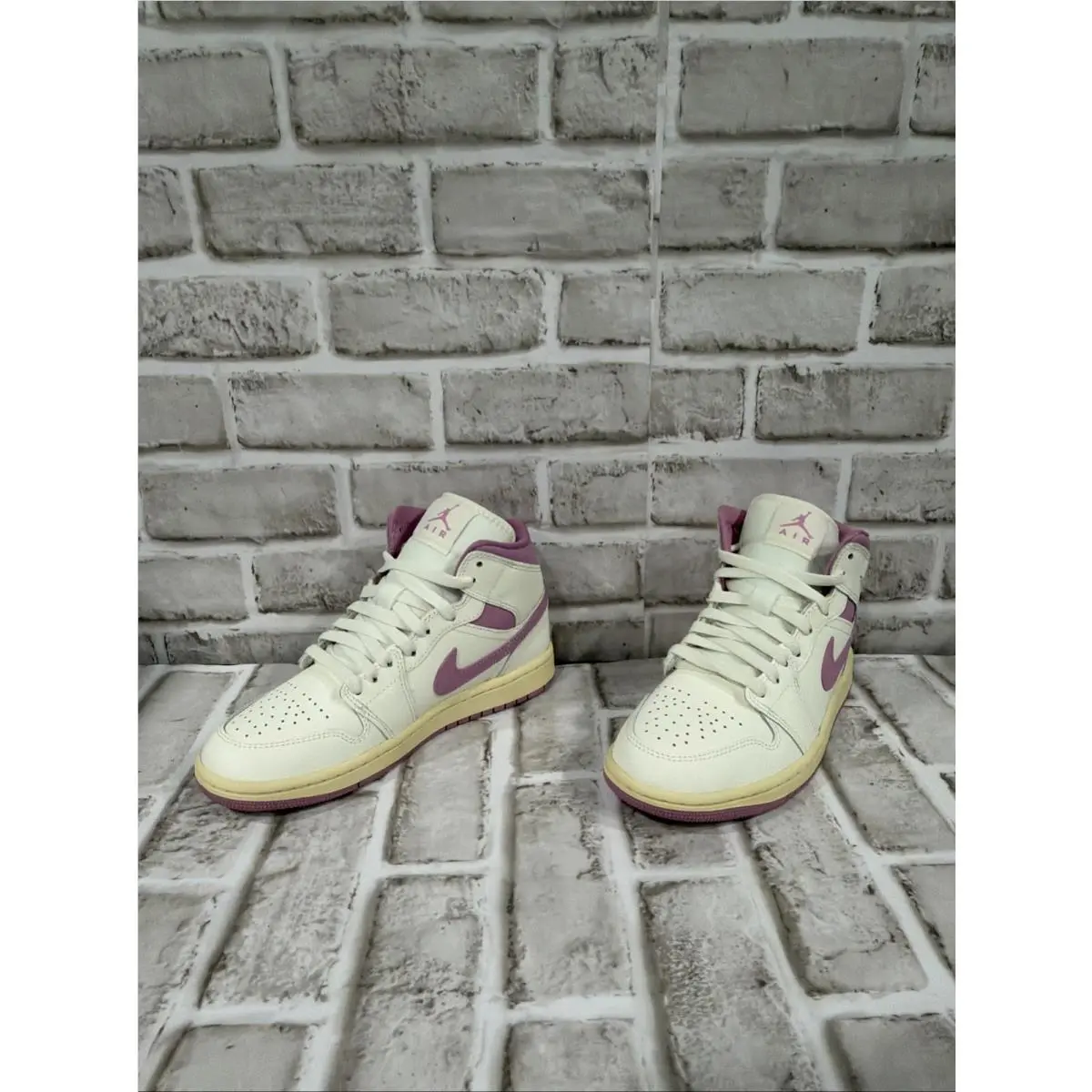 Nike shoes - Air Jordan 1 - Air - BQ6472-162 - Ivory 1