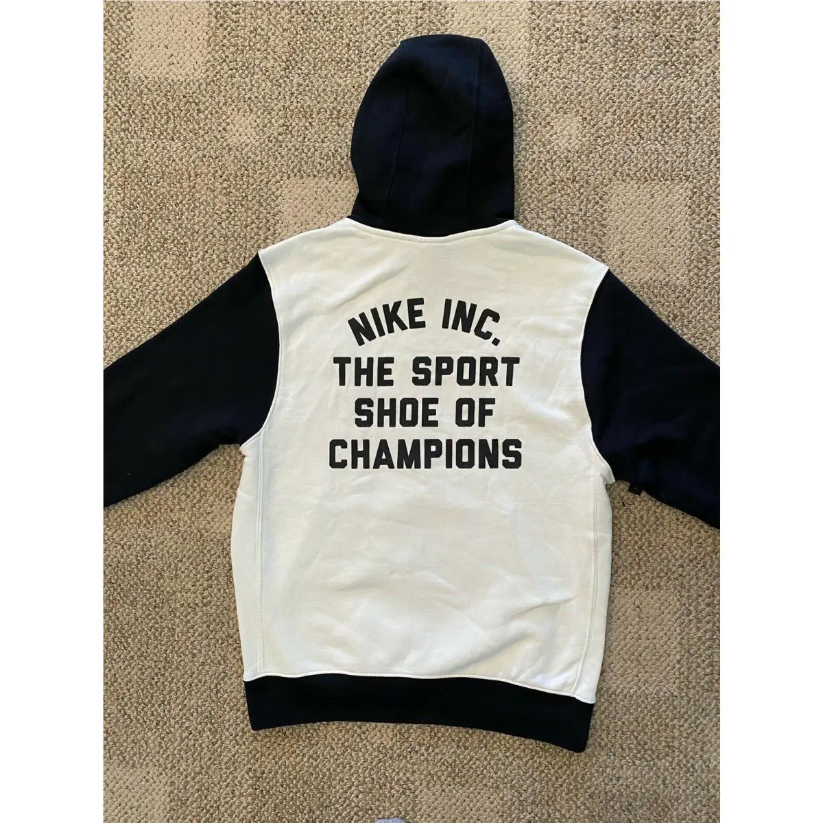 Nike clothing - White (UPC: 193654114190) 0