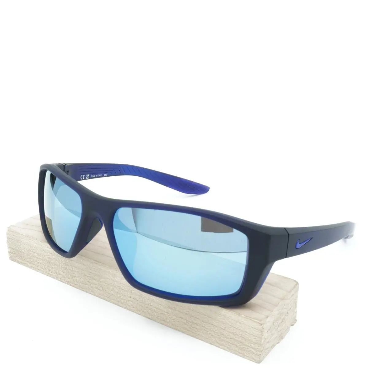 CT8226-451 Mens Nike Brazen Shadow M Sunglasses - Frame: Matte Dark Obsidian