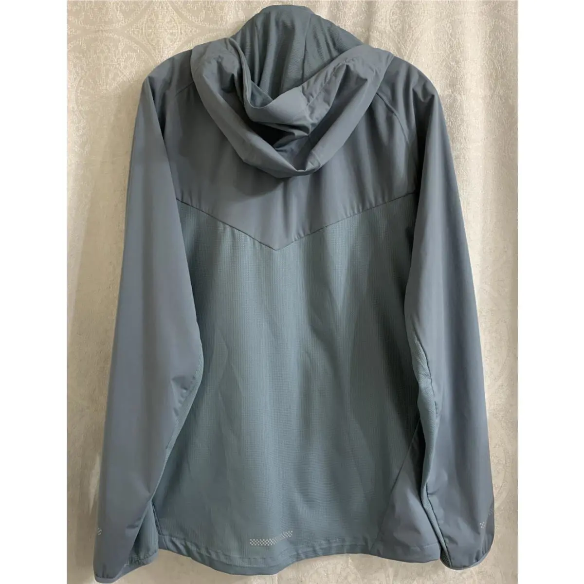 Nike clothing - Gray (UPC: 0888407336560) 3