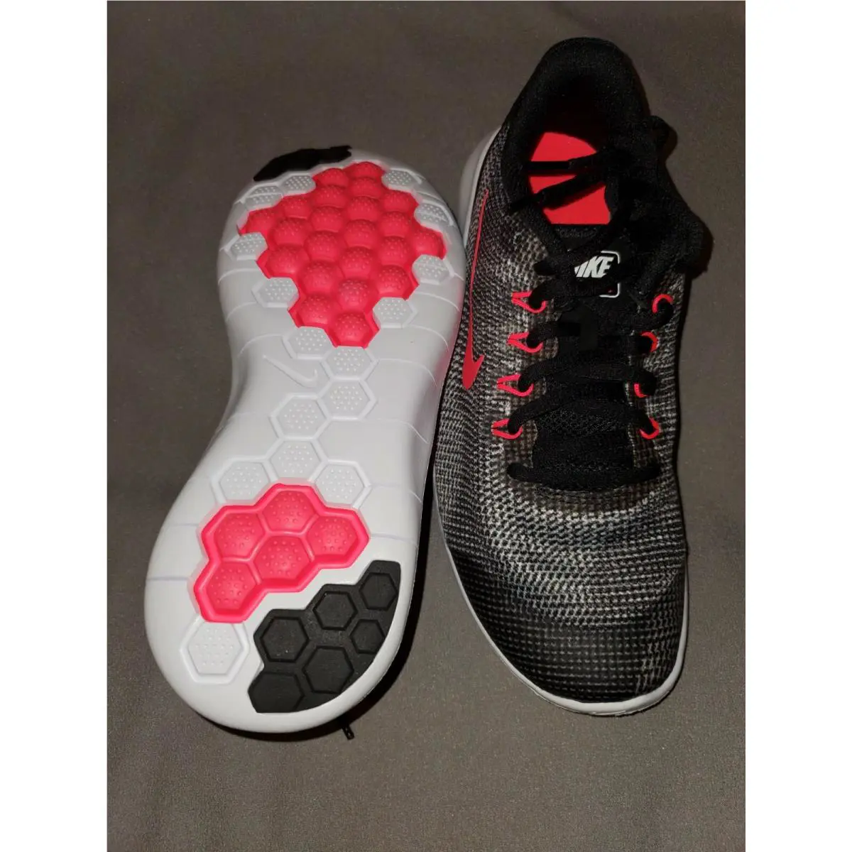 Nike shoes - Black (UPC: 886550377805) 0