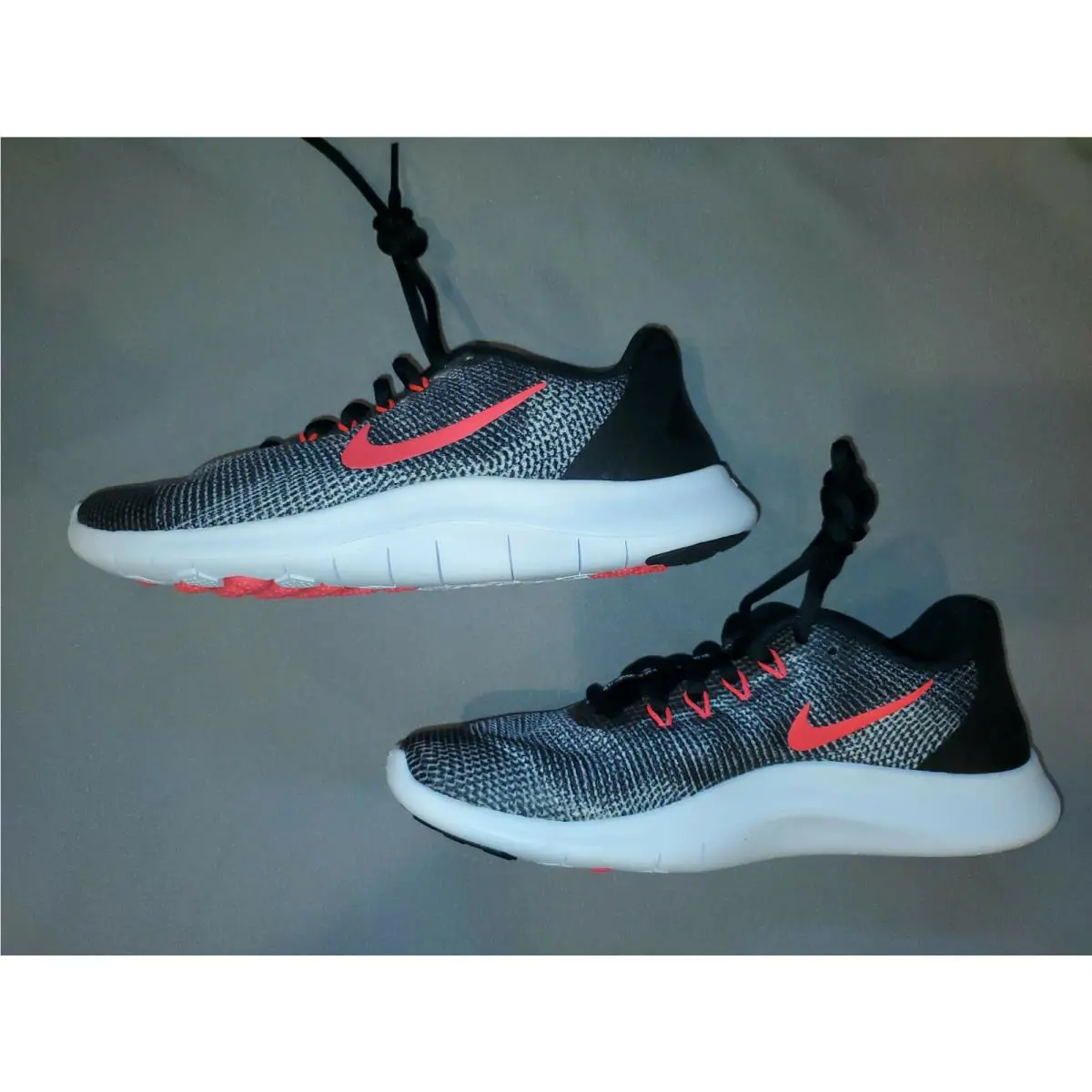 Nike shoes - Black (UPC: 886550377805) 4