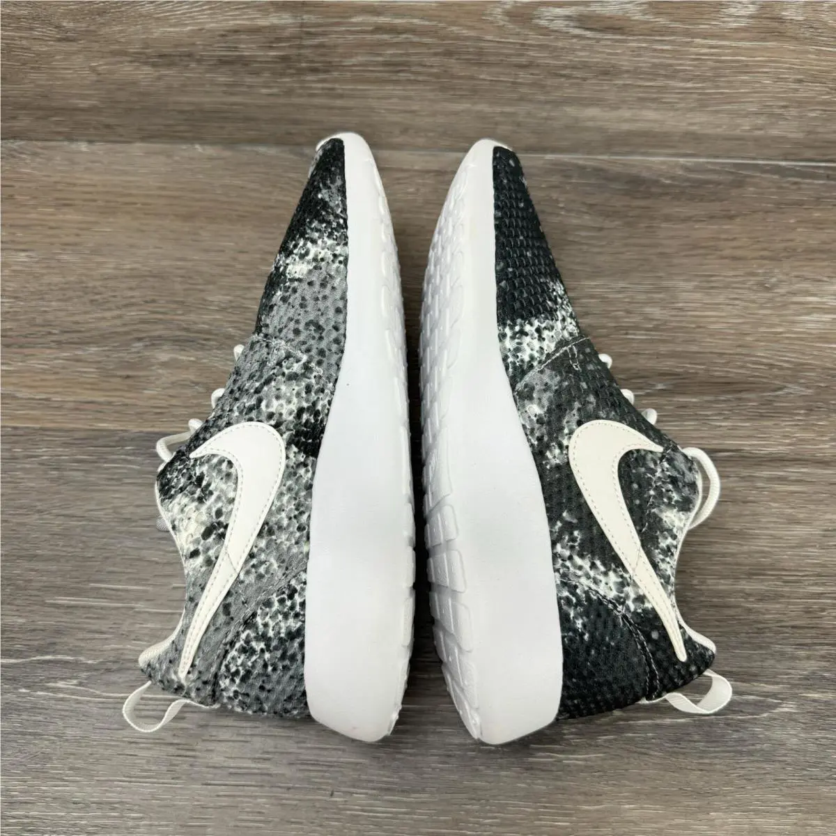 Nike shoes - Nike Roshe One - Roshe One - Black (UPC: 666003809189) 10