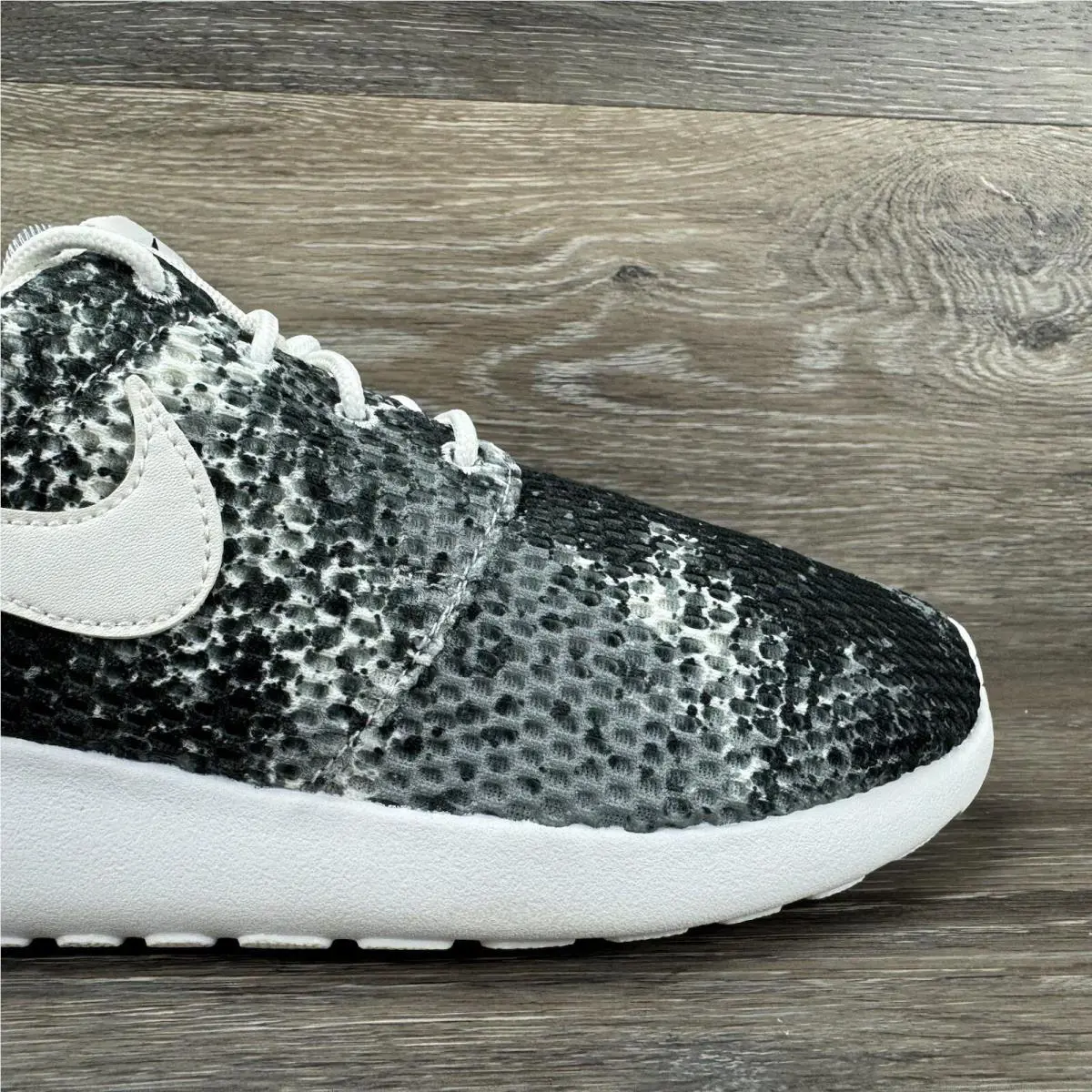 Nike shoes - Nike Roshe One - Roshe One - Black (UPC: 666003809189) 4