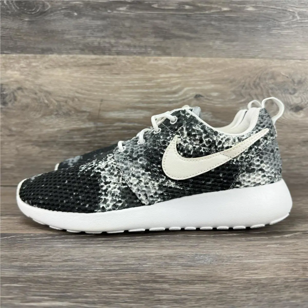 Nike shoes - Nike Roshe One - Roshe One - Black (UPC: 666003809189) 5