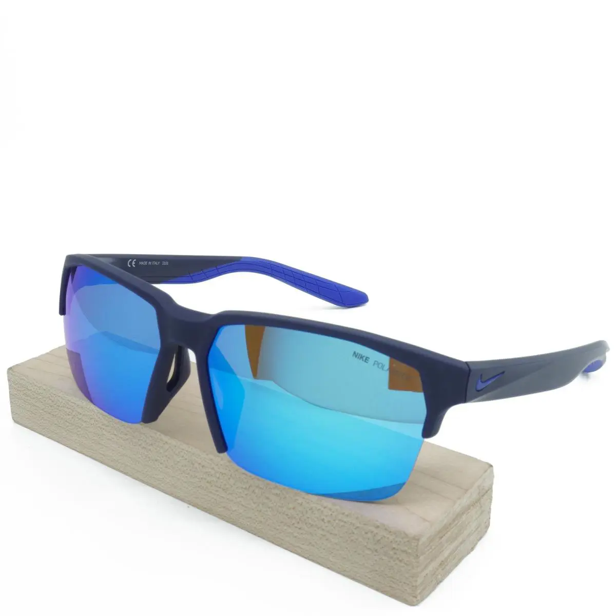 DM0994-410 Mens Nike Maverick Free P Polarized Sunglasses - Frame: Blue