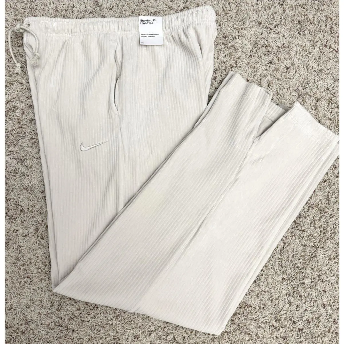 Nike clothing - Cream (UPC: 0196149356570) 0