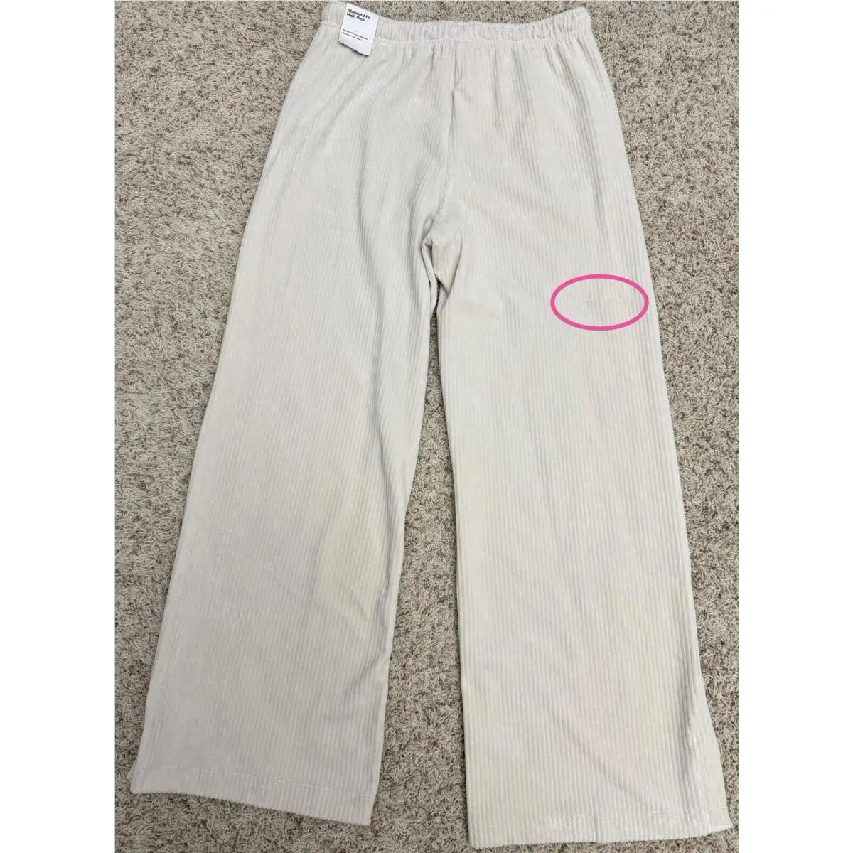 Nike clothing - Cream (UPC: 0196149356570) 3